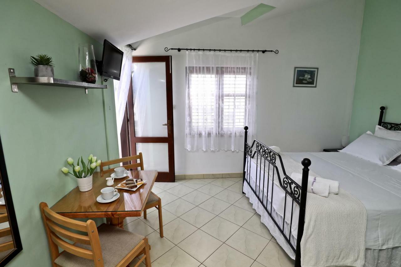 Apartments Ida Sućuraj 외부 사진
