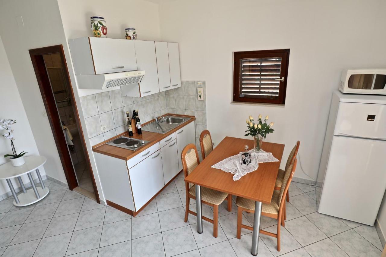 Apartments Ida Sućuraj 외부 사진